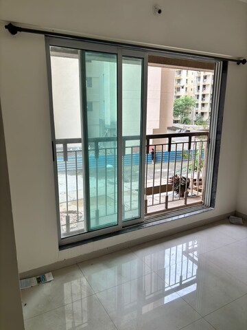 Room in 2 BHK Apartment at Vihang Valley Phase 3, Kasarvadavali – for Rent