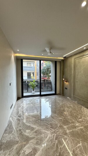 Room in 4 BHK Builder Floor at Ansal Sushant Lok I, Sector 43 – for Sale