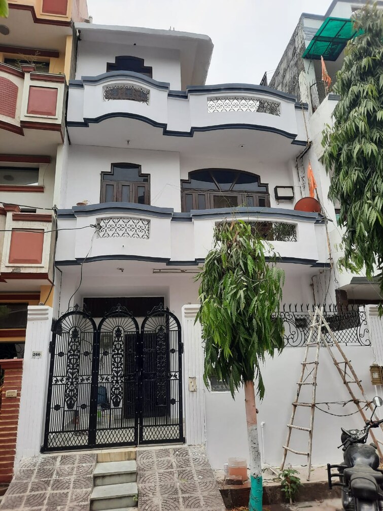 Cover Image, shakti khand iv 6 Bedroom 3000 Sq.Ft. Villa In Shakti Khand iv Ghaziabad 8786965