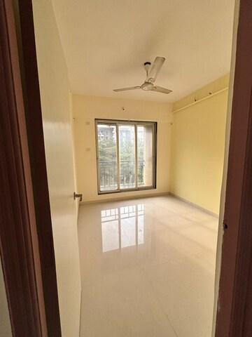 2 BHK Apartment For Rent in Shree Sankalp, Ghodbunder Road
