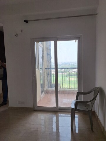 Room in 2.5 BHK Apartment at Aditya World City, Shahpur Bamheta – for Rent