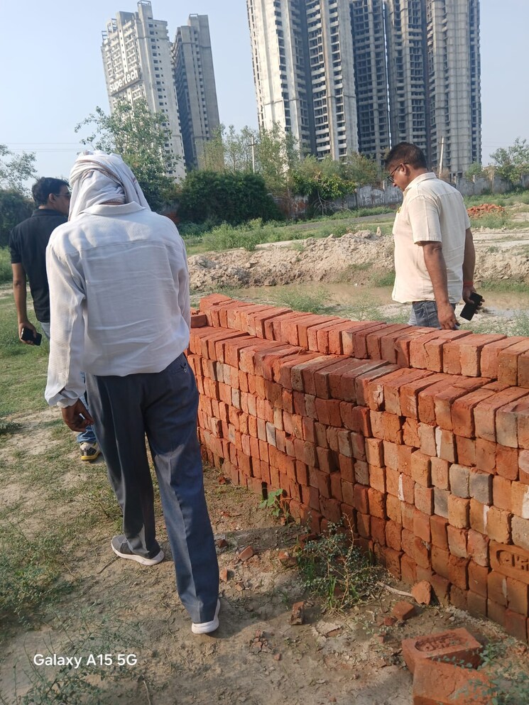 undefined, sector 17a yamuna expressway  1008 Sq.Yd. Plot In Sector 17a Yamuna Expressway Greater Noida 8787004