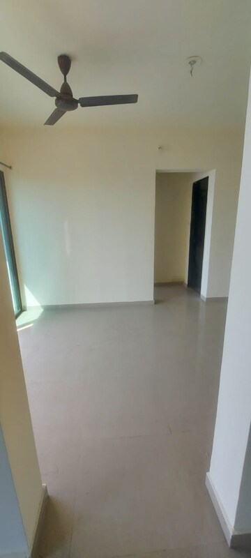 Room in 2 BHK Apartment at Man Opus, Mira Road – for Rent