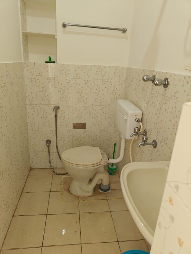 Bathroom, sadashiva nagar 4 Bedroom 4000 Sq.Ft. Independent House In Sadashiva Nagar Bangalore 8787007