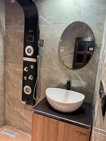 Bathroom in 1 BHK Builder Floor at Sector 15 – for Rent