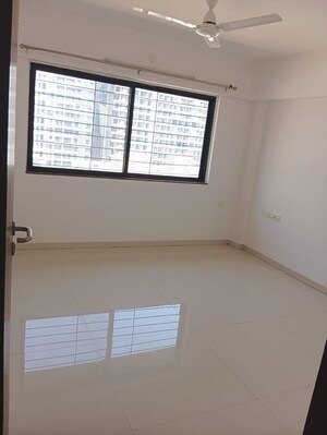 Room in 3 BHK Apartment at Park Express, Baner – for Sale