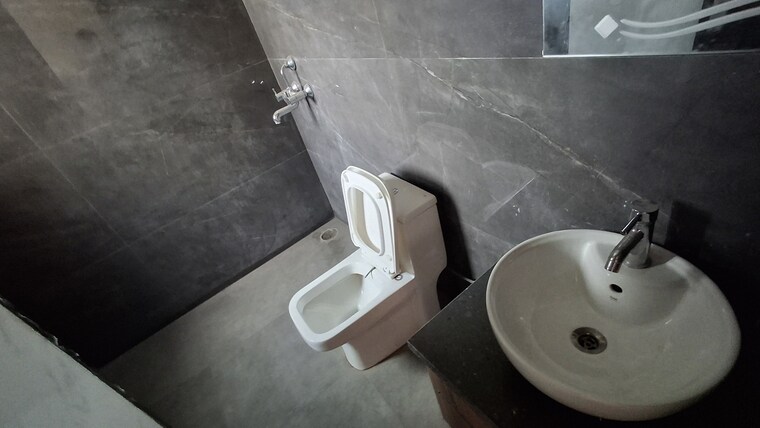 Bathroom, nabha 5 Bedroom 110 Sq.Yd. Villa In Nabha Zirakpur 8787052