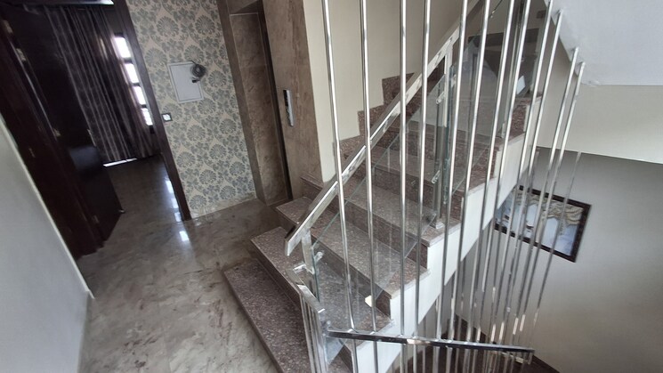 Balcony, nabha 5 Bedroom 110 Sq.Yd. Villa In Nabha Zirakpur 8787052