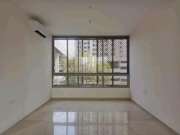 Room in 2 BHK Apartment at Piramal Vaikunth, Balkum Pada – for Sale