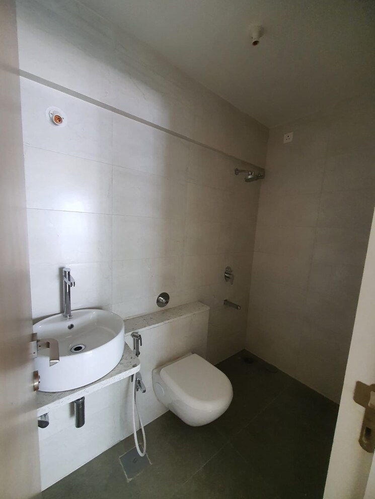 Bathroom, sugee-atharva 2 Bedroom 470 Sq.Ft. Apartment In Prabhadevi Mumbai 8787091