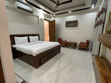Bedroom in 3 BHK Villa at Tulip Mall, Sector 46 – for Rent