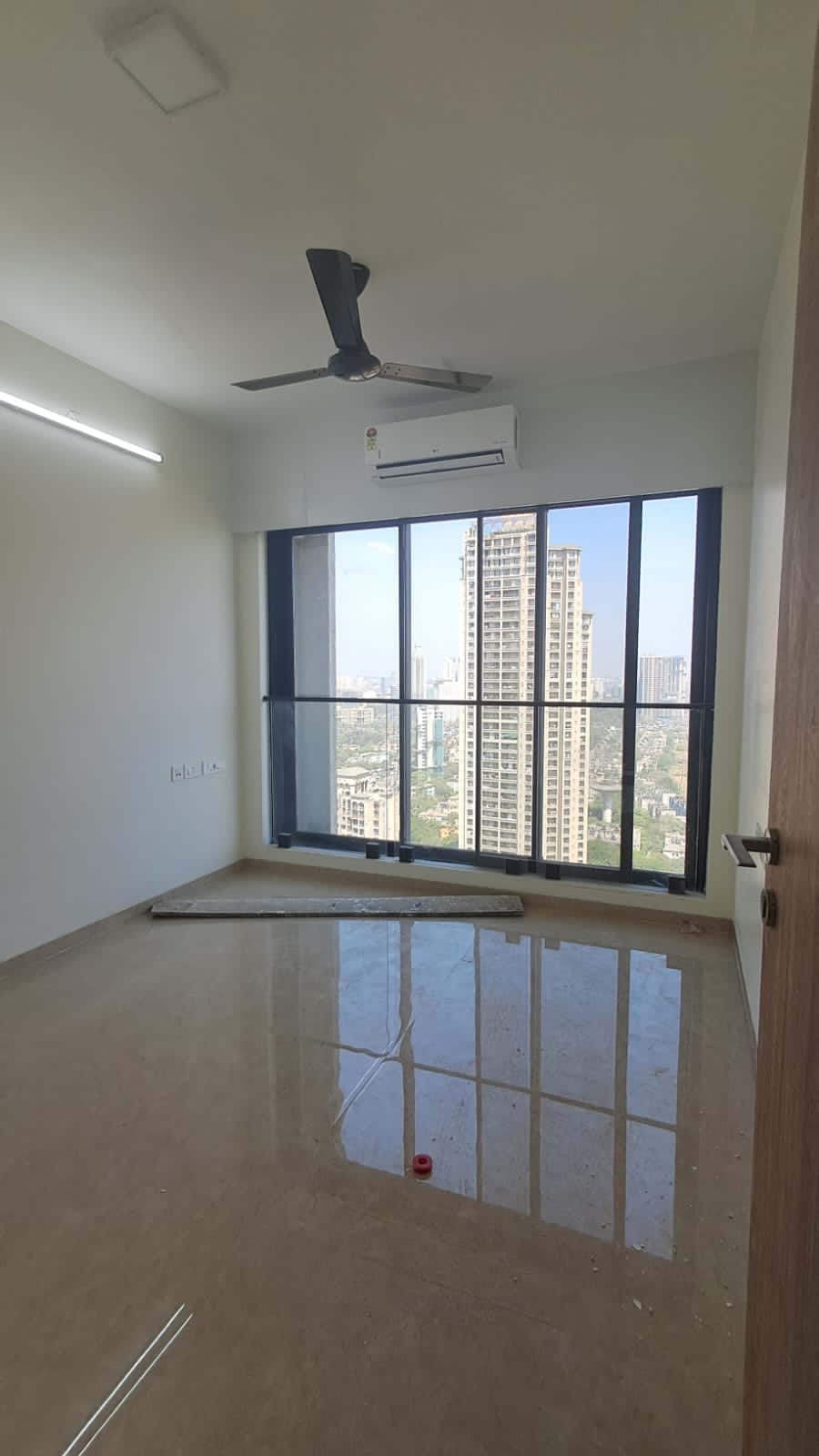 2 BHK 581 Sq.Ft. Apartment in Chandak Cornerstone