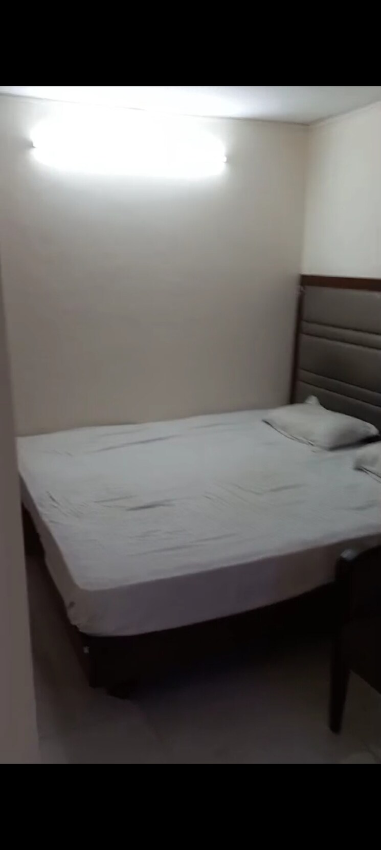 Bedroom, sector 27 1 Bedroom 500 Sq.Ft. Builder Floor In Sector 27 Chandigarh 8787163