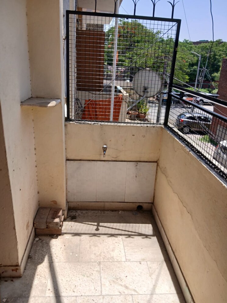 Balcony, sector 41 2 Bedroom 1000 Sq.Ft. Builder Floor In Sector 41 Chandigarh 8787189