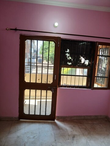 Room in 2 BHK Builder Floor at Sector 41 – for Rent