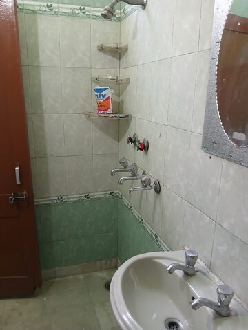 Bathroom in 2 BHK Builder Floor at Sector 41 – for Rent