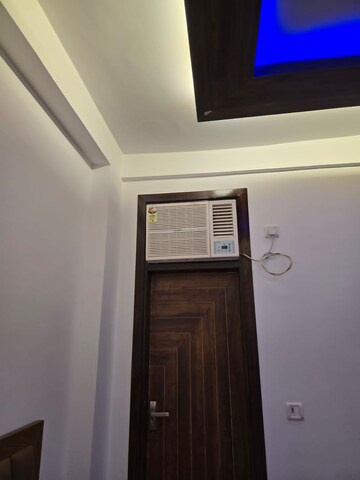 Furnished Amenities in 1 RK Builder Floor at Gupta Awas, Sector 43 – for Rent