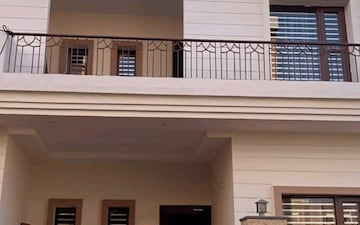 5 BHK Villa For Sale in RWA Apartments Sector 27, Sector 27