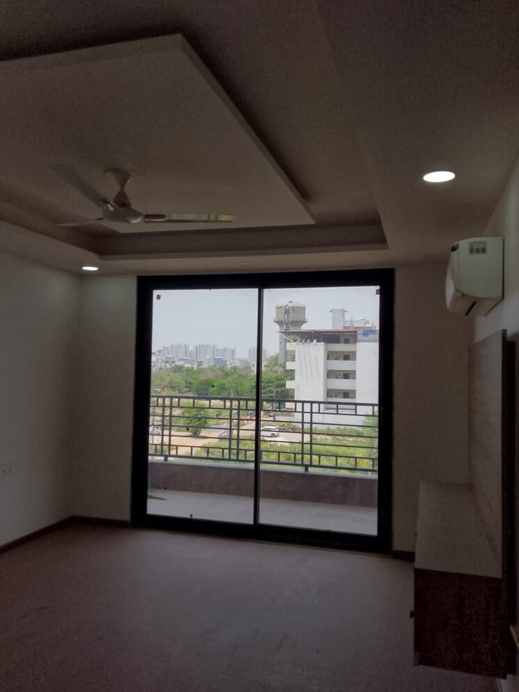 Room, bptp-amstoria-country-floor 3 Bedroom 2150 Sq.Ft. Builder Floor In Sector 102 Gurgaon 8787221
