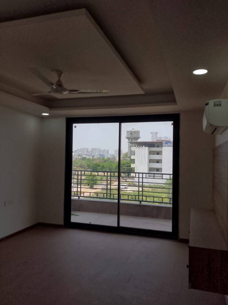 Room, bptp-amstoria-country-floor 3 Bedroom 2150 Sq.Ft. Builder Floor In Sector 102 Gurgaon 8787221