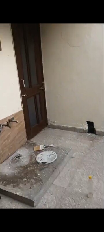 Living Room in 2 BHK Builder Floor at Sector 40 – for Rent