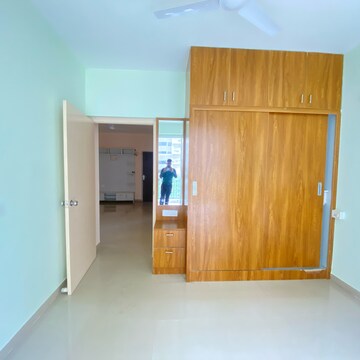 Room in 2 BHK Apartment at Shree Vardhman Green Court, Sector 90 – for Rent