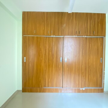 Furnished Amenities in 2 BHK Apartment at Shree Vardhman Green Court, Sector 90 – for Rent
