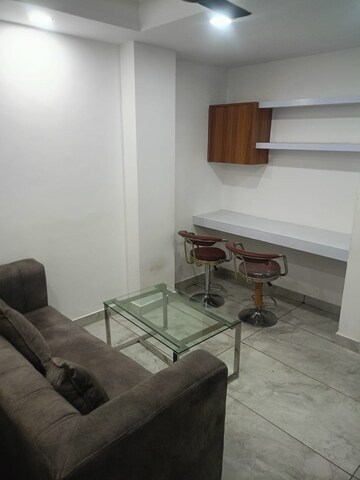 1 BHK Builder Floor For Rent in Royal Homez, Sector 43