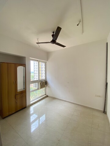 Room in 2 BHK Apartment at Lodha Palava Crown, Dombivli East – for Rent