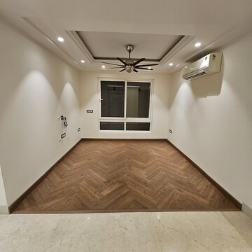 Room in 3.5 BHK Builder Floor at New Rajinder Nagar – for Sale