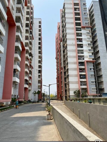 2 BHK Apartment For Rent in Emami Swanlake, Kukatpally