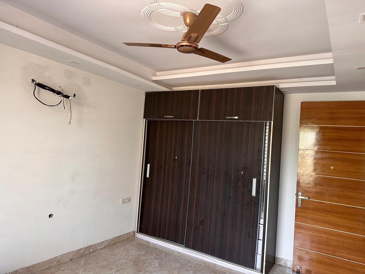 3 BHK + Pooja Room,Servant Room,Extra Room Builder Floor For Rent in Sector 37