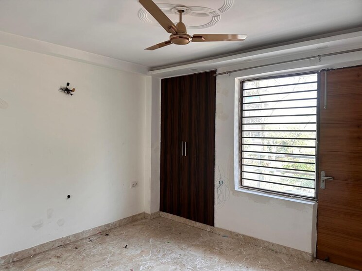Room, sector 37 3 Bedroom 250 Sq.Ft. Builder Floor In Sector 37 Faridabad 8787355
