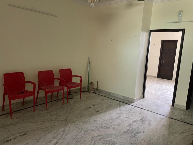 Room, sector 37 3 Bedroom 250 Sq.Ft. Builder Floor In Sector 37 Faridabad 8787355