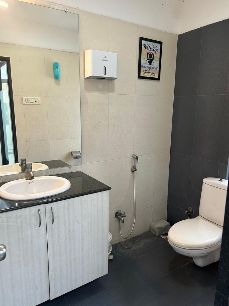 Bathroom, konark-epitome Commercial Office Space 850 Sq.Ft. In Viman Nagar Pune 8787349