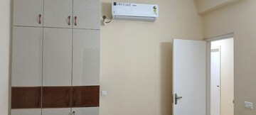 Room in 3 BHK Apartment at Paras Dews, Sector 106 – for Rent
