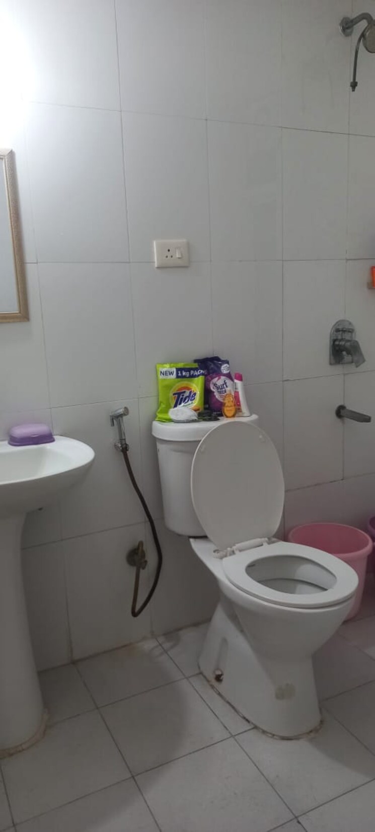 Bathroom, abcz-east-platinum 2 Bedroom 900 Sq.Ft. Apartment In Sector 44 Noida 8787356