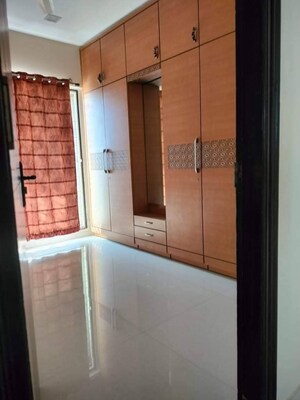 Room in 2 BHK Apartment at Agarwal And Doshi Complex, Vasai West – for Sale