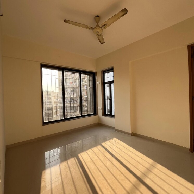 Room, malad west 1 Bedroom 450 Sq.Ft. Apartment In Malad West Mumbai 8787393