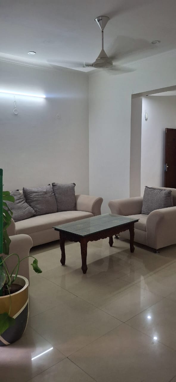 3 BHK + Servant Room Apartment For Rent in Ardee City Palm Grove Heights