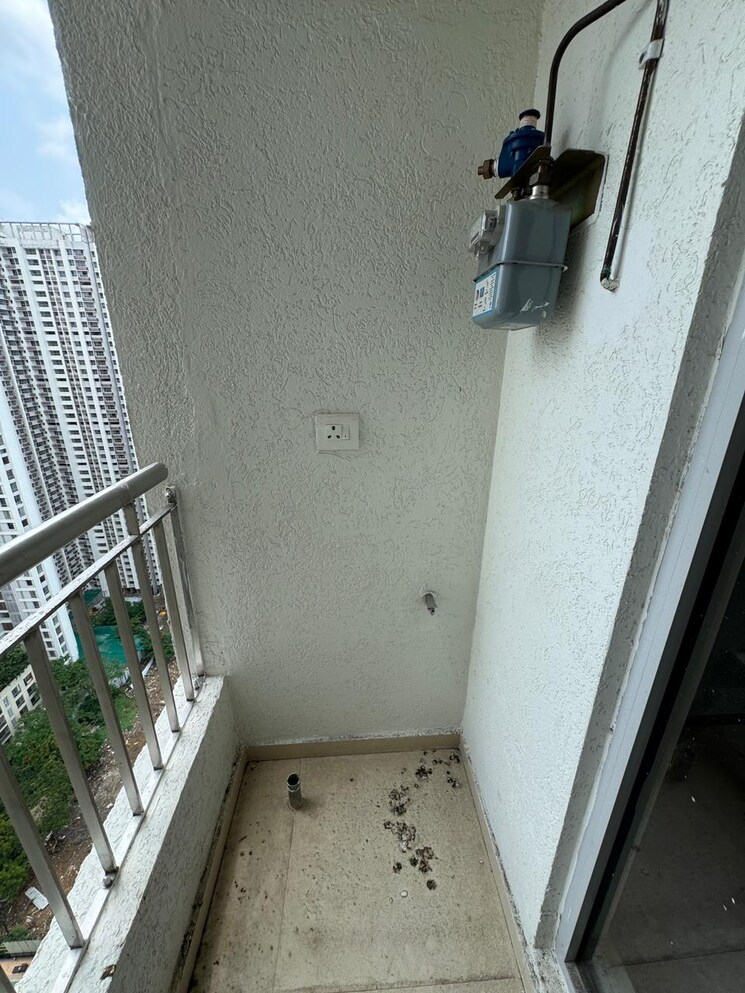 Balcony, piramal-vaikunth 2 Bedroom 708 Sq.Ft. Apartment In Balkum Pada Thane 8787420