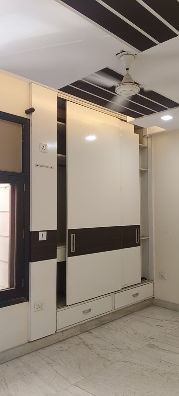 Room in 2 BHK Builder Floor at Ashok Nagar – for Rent