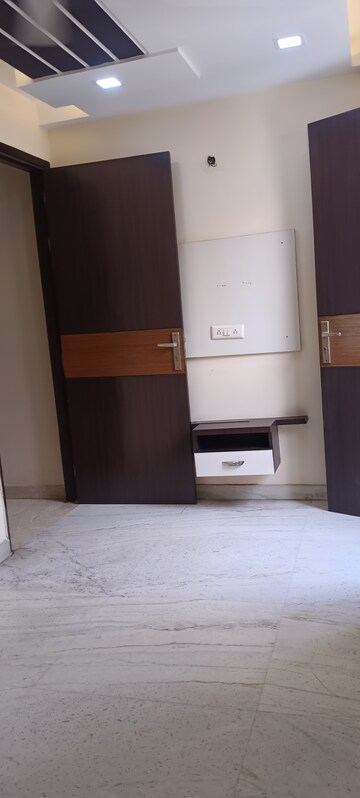 Bathroom in 2 BHK Builder Floor at Ashok Nagar – for Rent