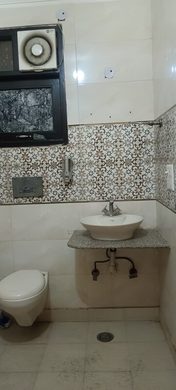 Bathroom in 2 BHK Builder Floor at Ashok Nagar – for Rent