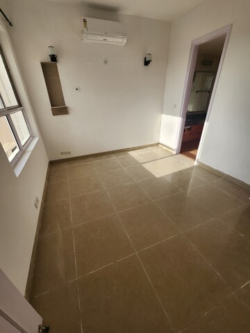 Room in 3 BHK Apartment at Ansal Sushant Estate, Sector 52 – for Rent