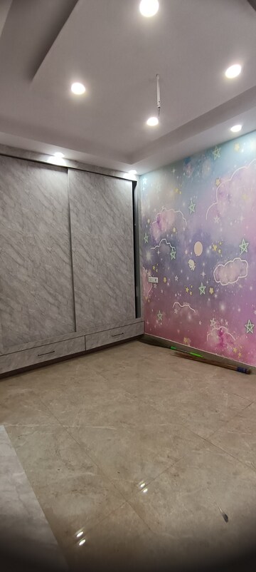 Room in 2.5 BHK Builder Floor at Ashok Nagar – for Rent
