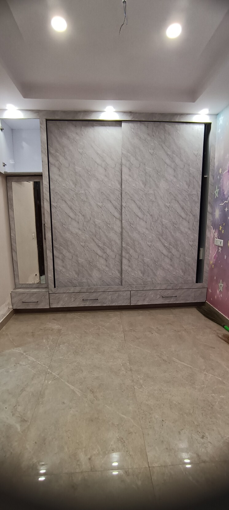 Room, ashok nagar 2.5 Bedroom 900 Sq.Ft. Builder Floor In Ashok Nagar Delhi 8787429