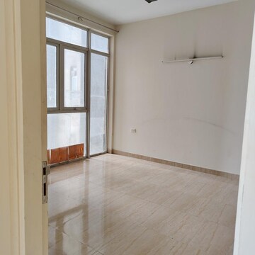 Room in 3 BHK Apartment at Ireo Victory Valley, Ramgarh Dhani – for Rent