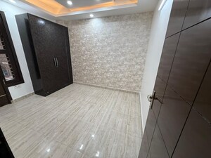 Furnished Amenities in 3 BHK Builder Floor at Shakti Khand iv – for Sale