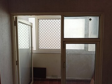 Room in 2 BHK Apartment at Gardenia Golf City, Sector 75 – for Rent